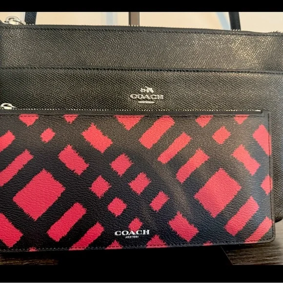 Coach East/West Crossbody With Pop Up Pouch Red Plaid Print F22252 EUC! ๐ - Picture 3 of 8